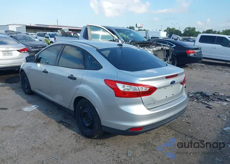 2014 Ford Focus S z USA, uszkodzony, nr VIN 1FADP3E25EL439974